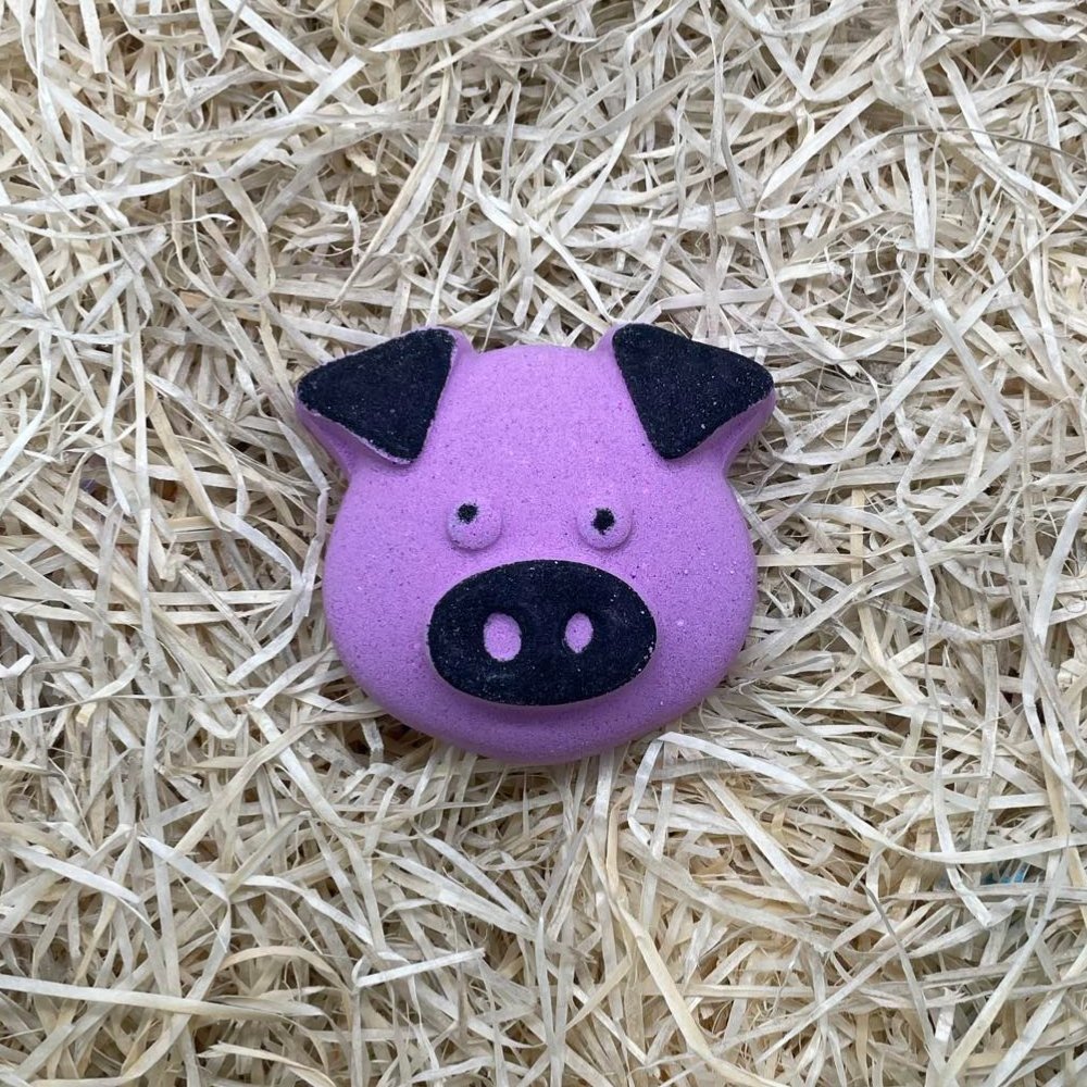 Bath Bomb - Our unique little bath bomb just explodes with colour and smells amazing