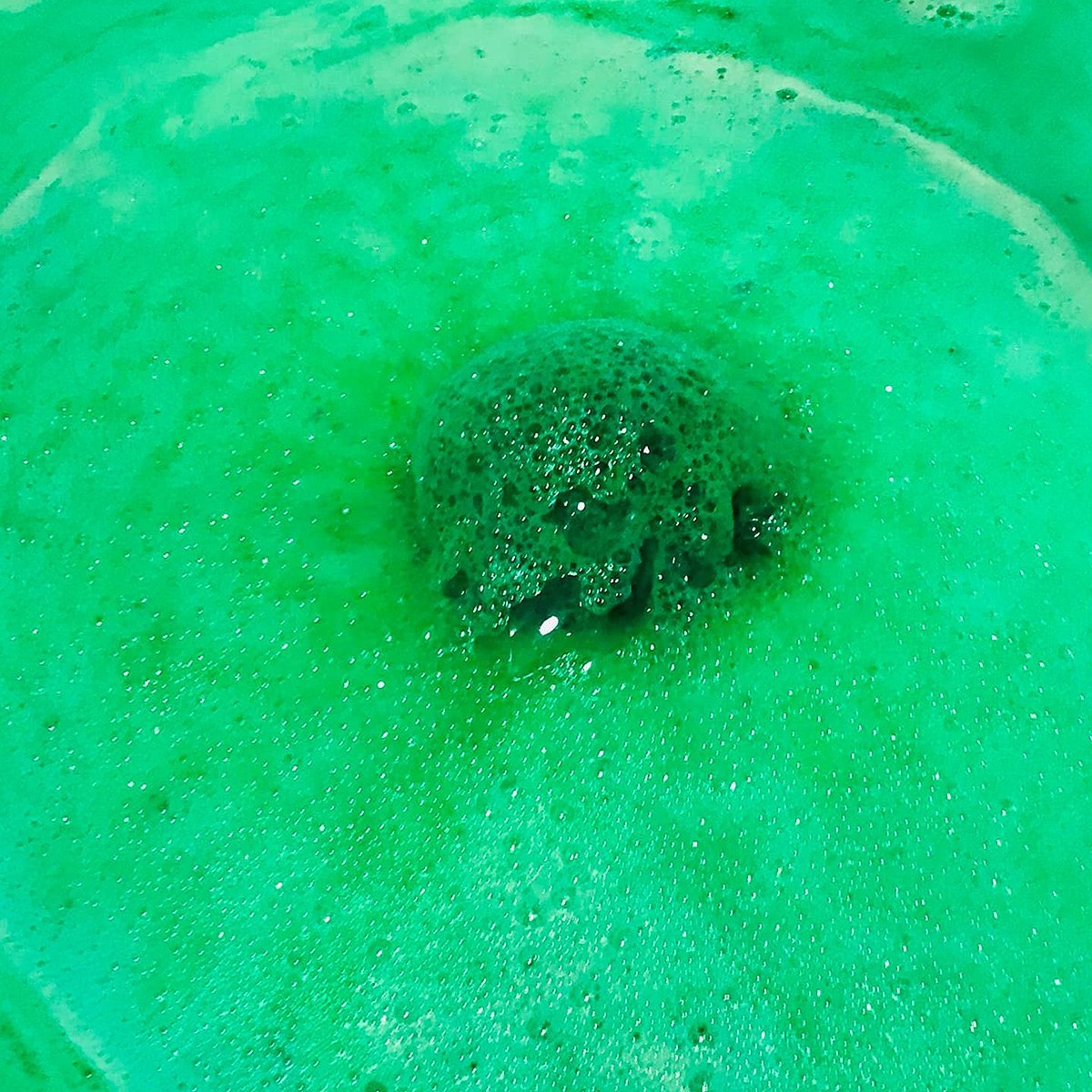 Lime Basil & Mandarin Bath Bomb 7oz Lather Up UK