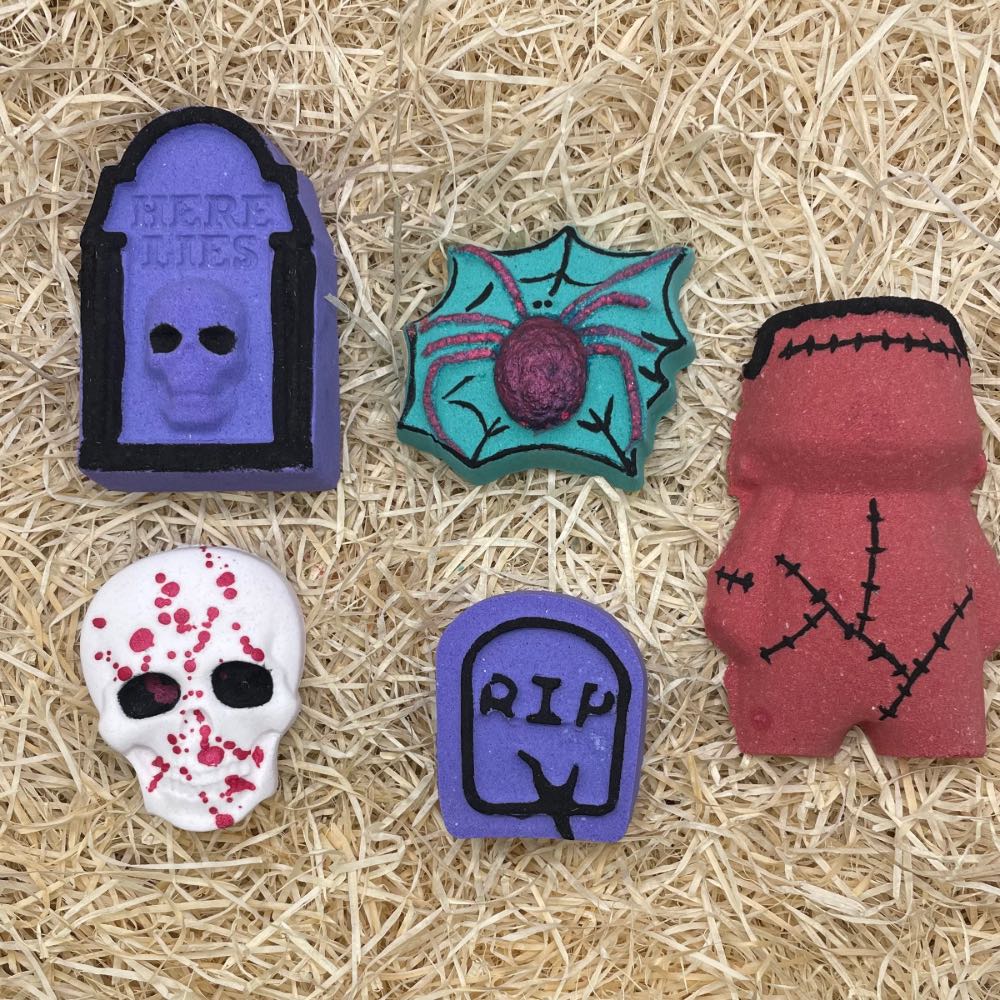 B. Medium Halloween Set