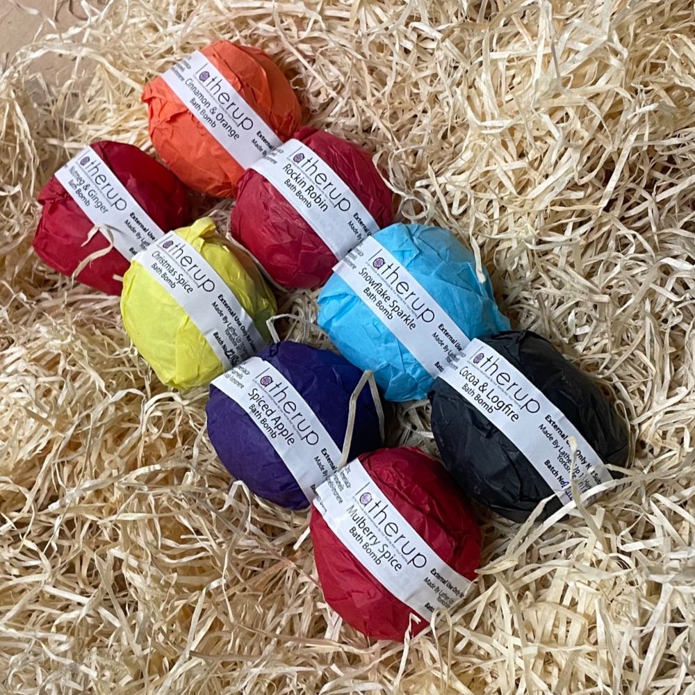 Christmas 8 Box - 4 oz Bath Bombs