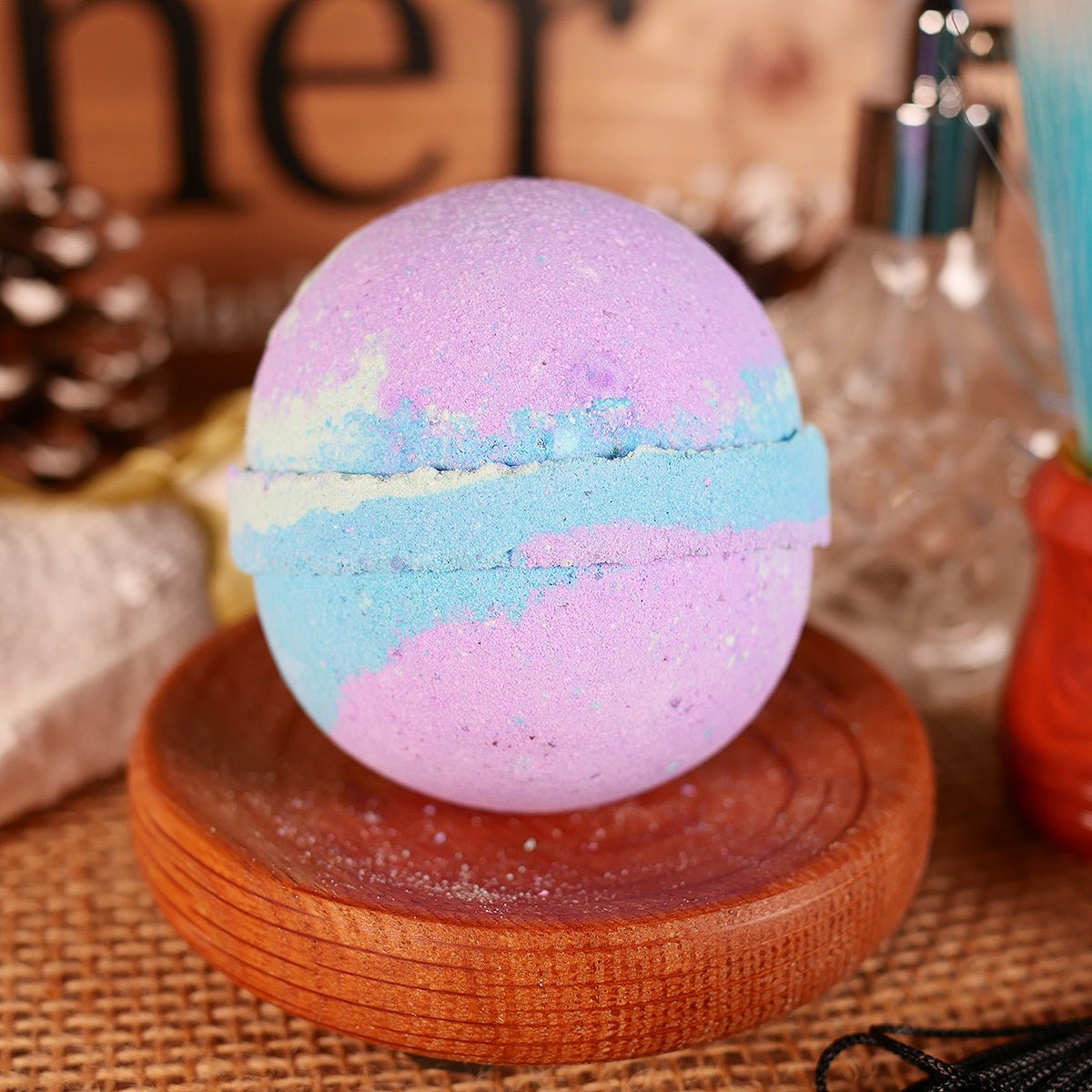 Be Delicious Bath Bomb 4oz Lather Up UK