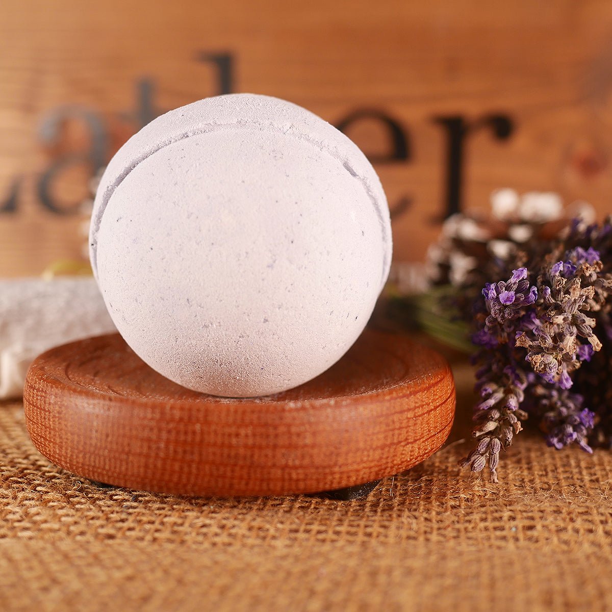 Lavender Bath Bomb 7oz Lather Up UK