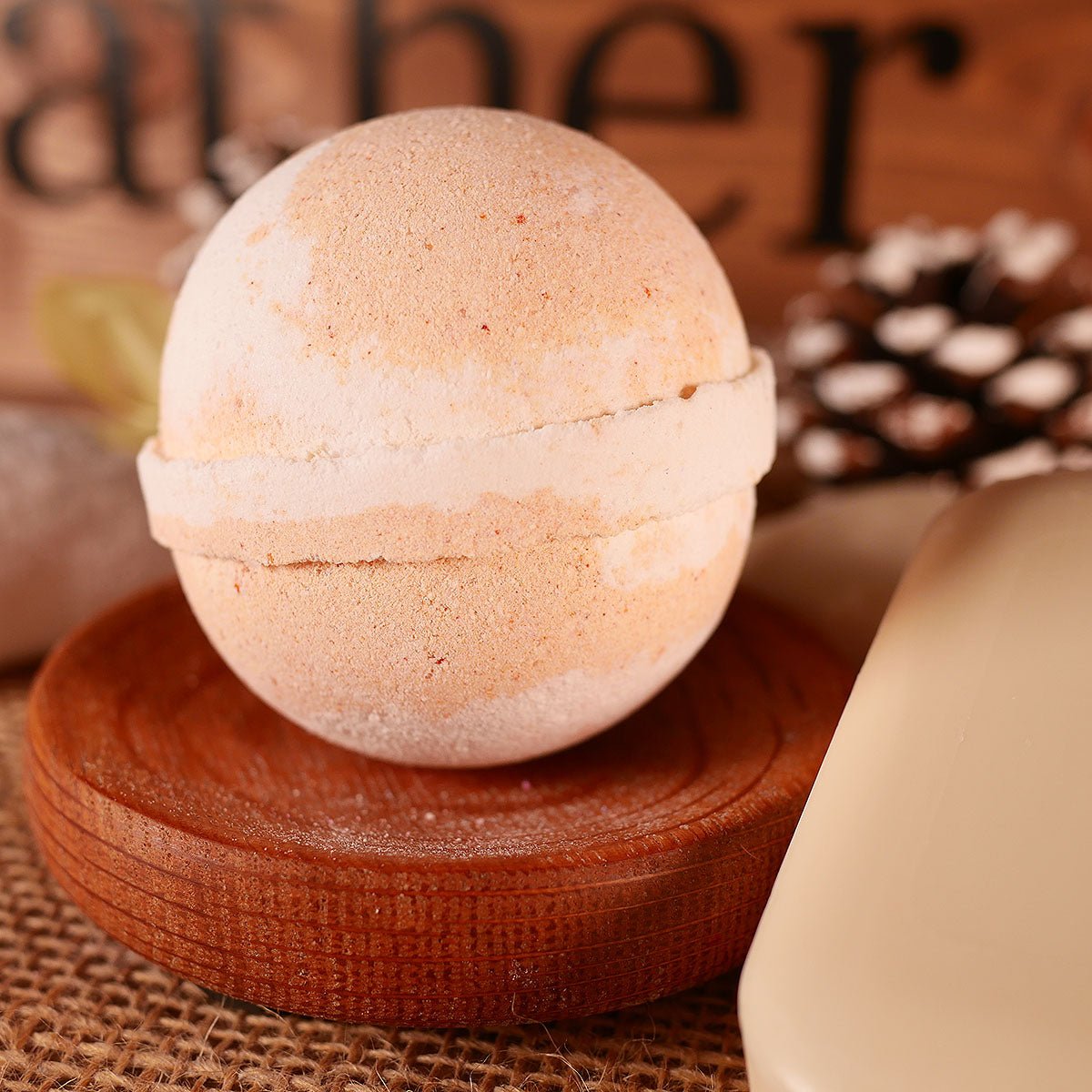 White Soap Bath Bomb 4oz Lather Up UK